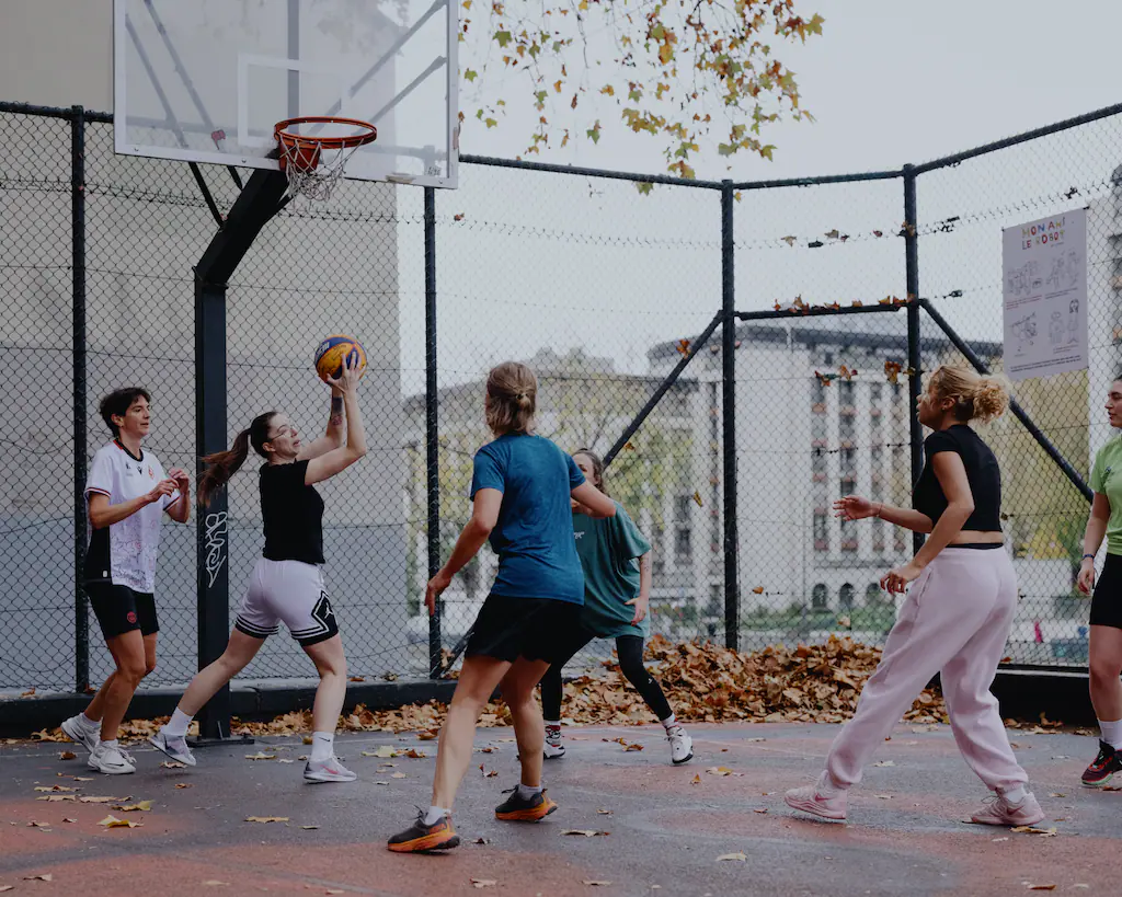 À Paris, les basketteuses déblaient le terrain de la mixité, Libération